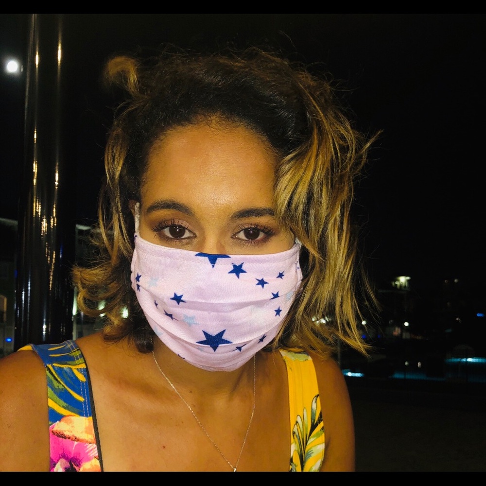 Stylish pleated breathable face mask